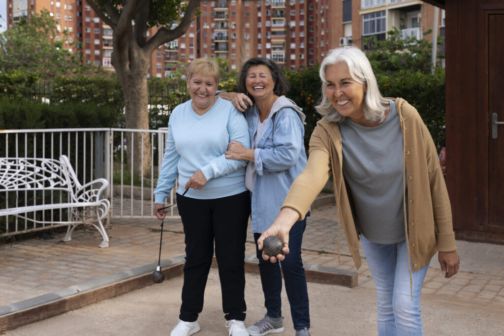 elderly-friends-playing-petanque